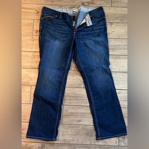 Ariat size 24w Long length 
Arrow fit Mid rise